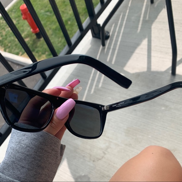 Authentic YSL sunglasses - Picture 4 of 6